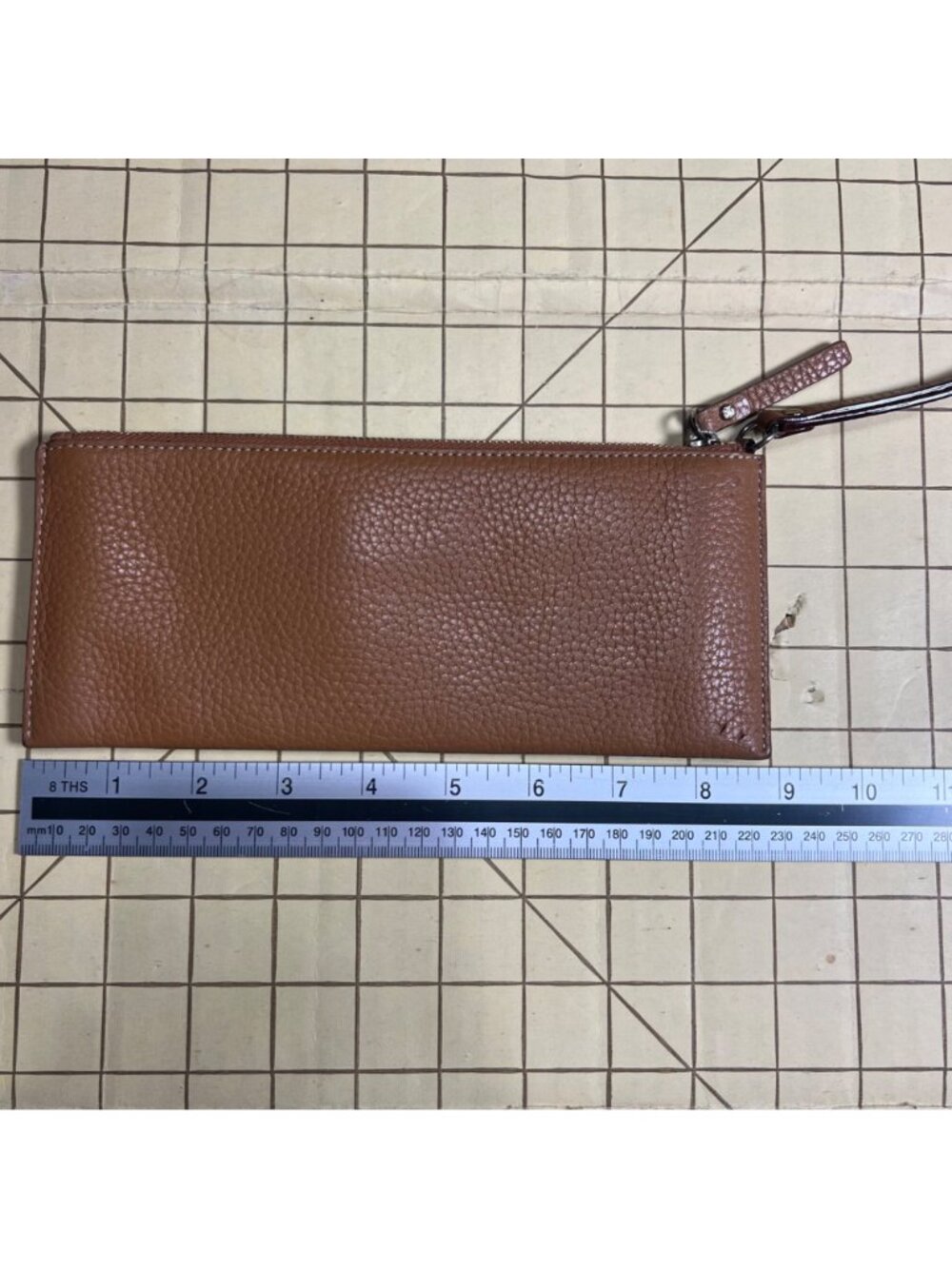 Kate Spade New York Brown Leather Wristlet Clutch With Polka Dot Lining Zip Clos - Picture 4 of 5